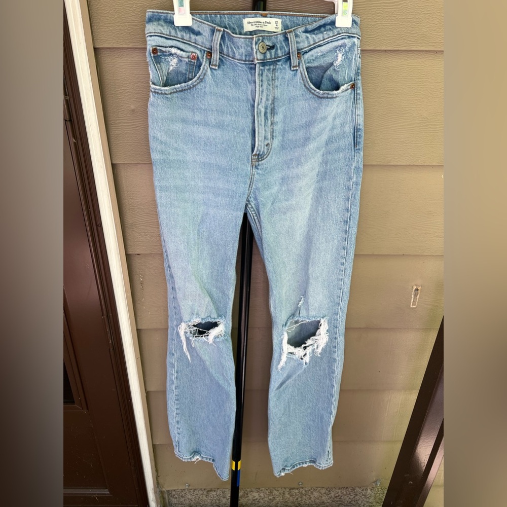 Abercrombie 90's relaxed fit destroyed denim